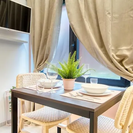 Suzzani 273 - Interno A3 Apartmán
